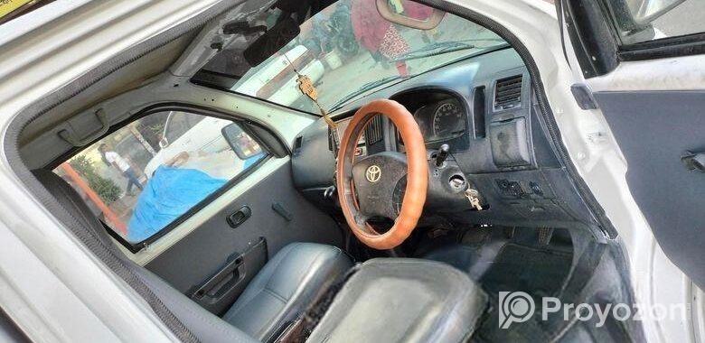 Toyota Liteace Cover Van . 2010