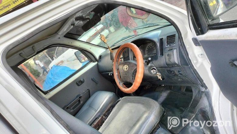 Toyota Liteace Cover Van . 2010