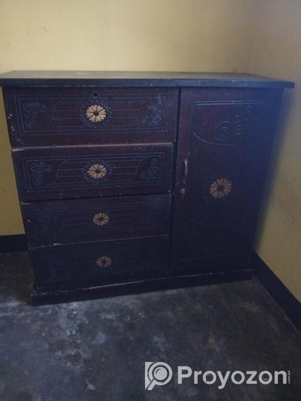 জরুরী ভাবে ওয়ারড্রব টি বিক্রি হবে