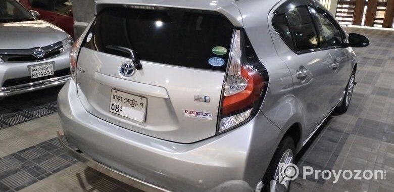 Toyota Aqua G 2013