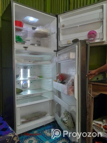 এটি একটি এলজি ইনভার্টার ফ্রিজ