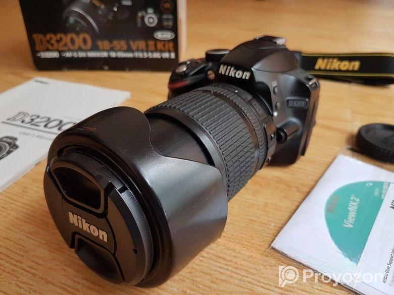 Nikon D3200 (24mp/MicPort) with Zoom Lens