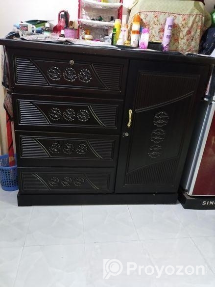 ওয়ারড্রব বিক্রি হবে