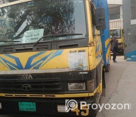 Tata Covered Van 2017