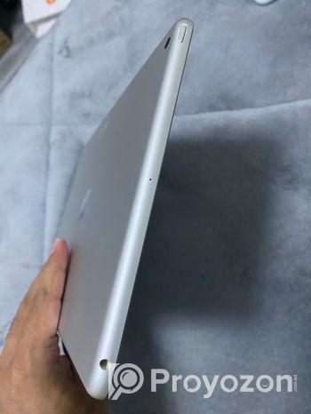 iPad 8th Generation (128 GB)