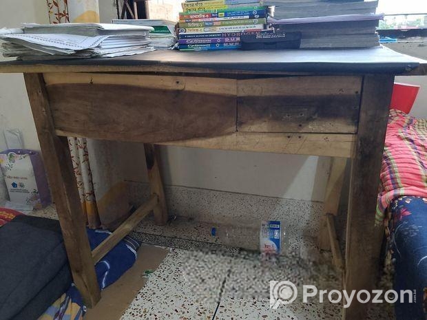 পড়ার টেবিল বিক্সি হবে