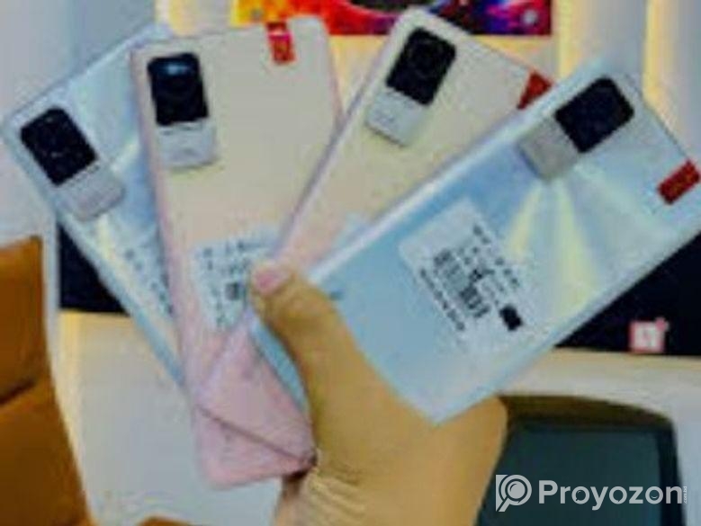 Xiaomi 8/128 শ্যামলীতে (New)