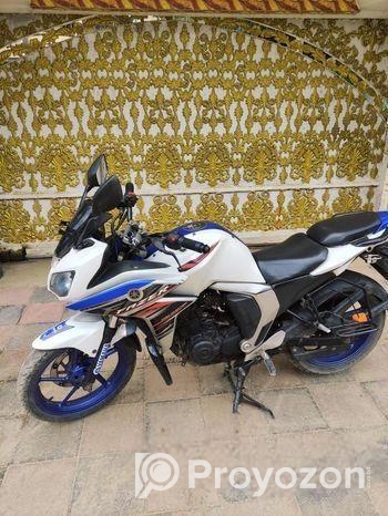 Yamaha Fazer FI V2 . 2017