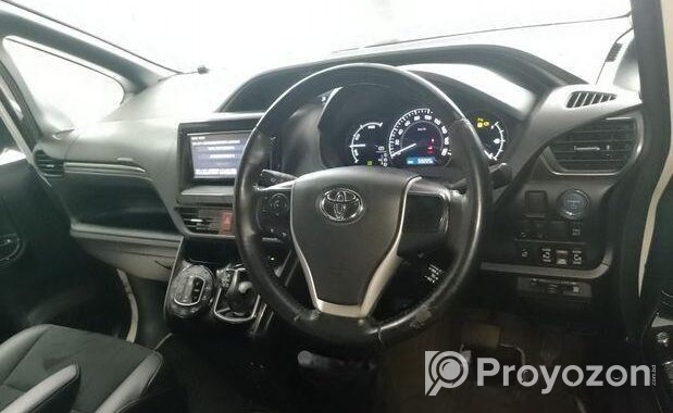 Toyota Esquire . 2020