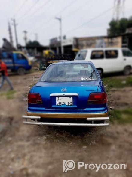 Toyota Corolla . 1992