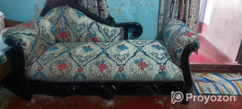 কাঠের ডিমান্ড সোফা