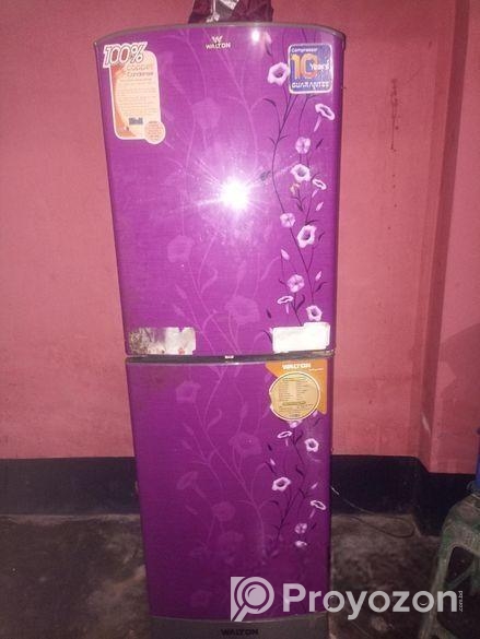 একটি ফ্রিজ বিক্রি করা হবে