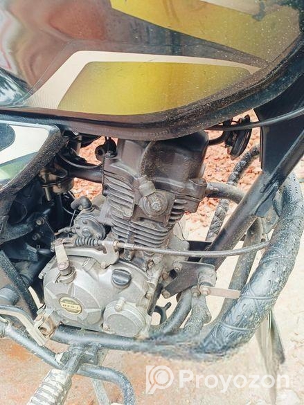 Bajaj Discover 100 . 2022