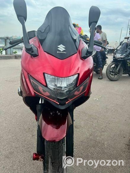 Suzuki Gixxer SF carboret 2022