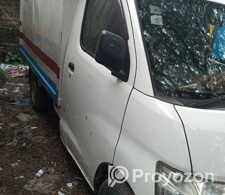 Toyota Cover van 2009