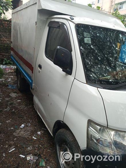 Toyota Cover van 2009