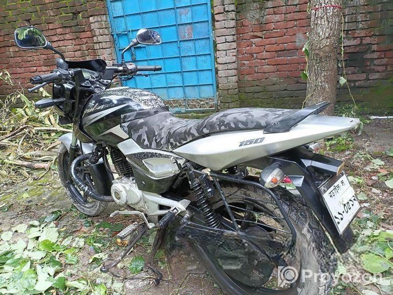 Bajaj Pulsar 150 2015