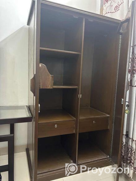 Beautiful Almirah New Condition