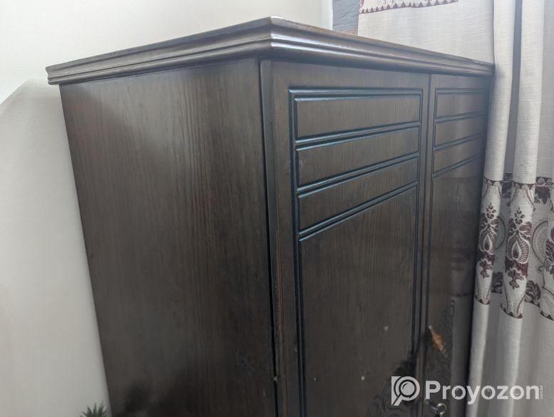 Beautiful Almirah New Condition