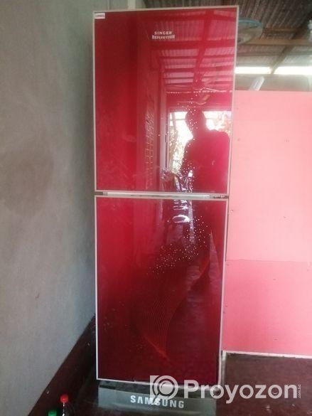 Singer fridge for sell