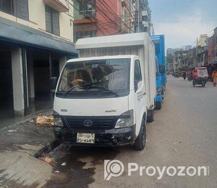 Tata Covered Van 2014