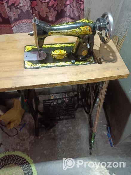 একটি সিঙ্গার সেলাই মেশিন বিক্রি হবে