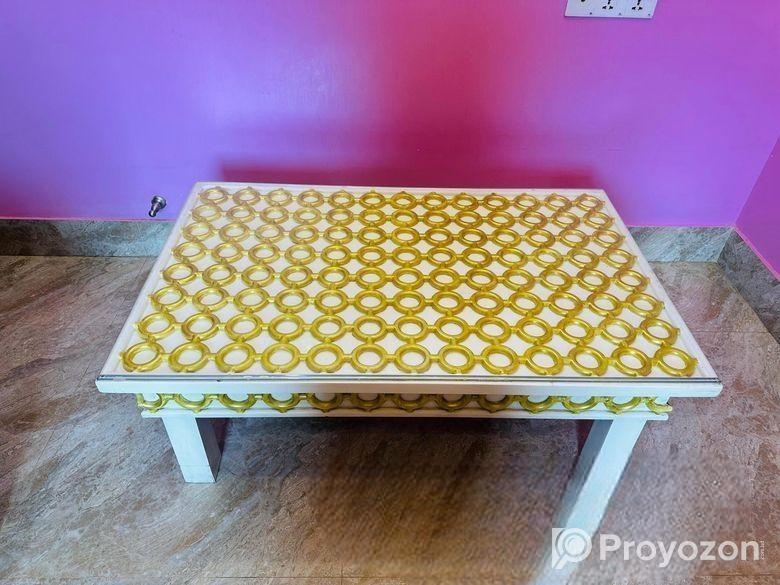Unique Design Golden Ring Table