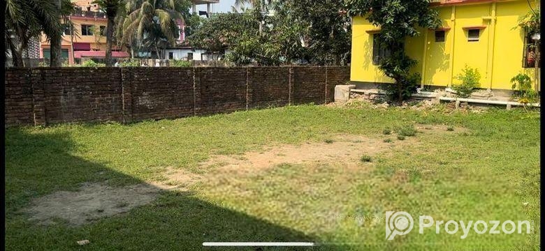 নোয়াখালী মাইজদী জেলা শহরের প্রাণকেন্দ্রে জায়গা ব