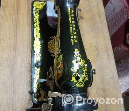 একটি সিঙ্গার সেলাই মেশিন বিক্রি হবে