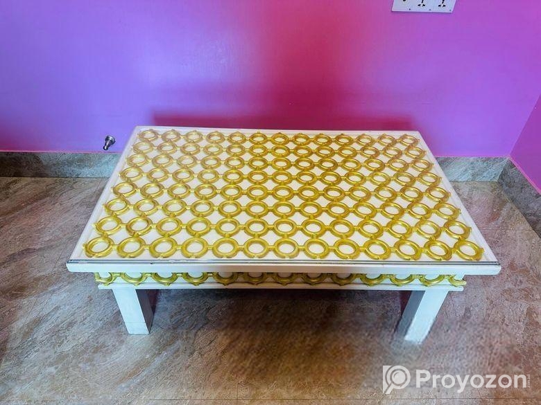 Unique Design Golden Ring Table