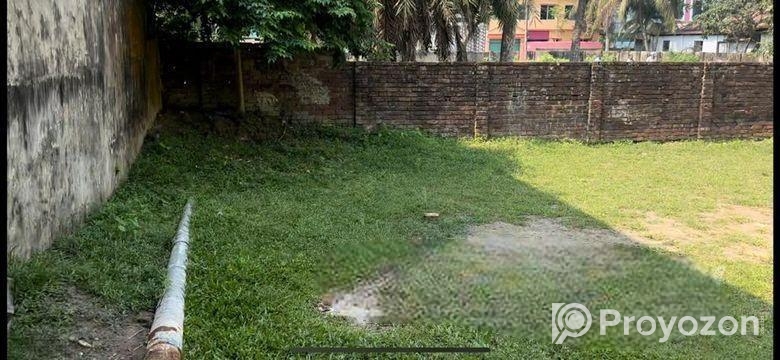 নোয়াখালী মাইজদী জেলা শহরের প্রাণকেন্দ্রে জায়গা ব