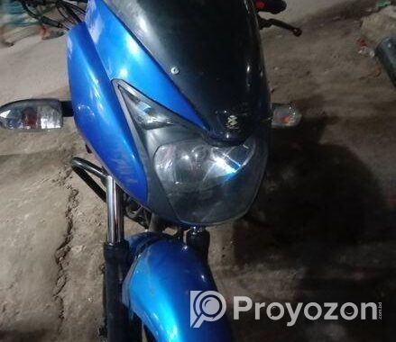 Bajaj Pulsar 150 . 2015