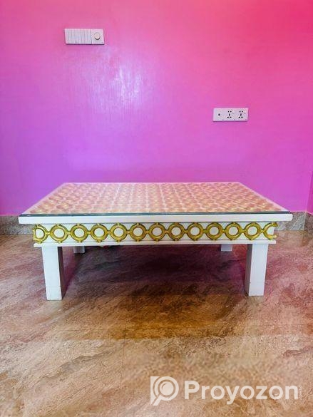 Unique Design Golden Ring Table