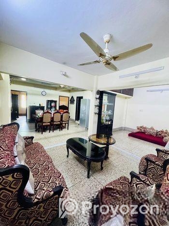 Full unit flat rent in 3rd floor