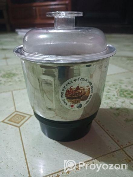 ভিশনের একটি ব্লেন্ডার বিক্রি হবে