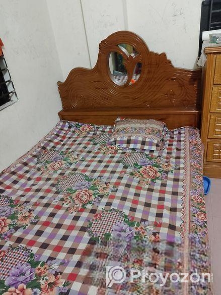 ২ টি খাট ও ১ ওয়ারড্রব