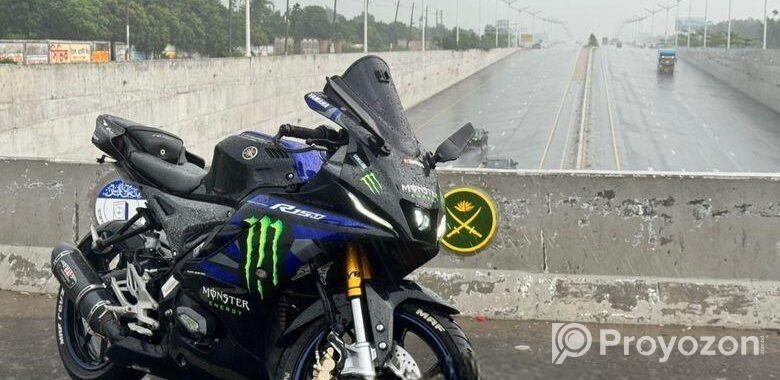 Yamaha R15M BS7 Monster Energy 2023