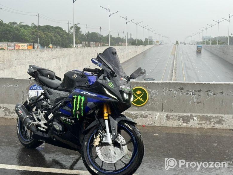 Yamaha R15M BS7 Monster Energy 2023