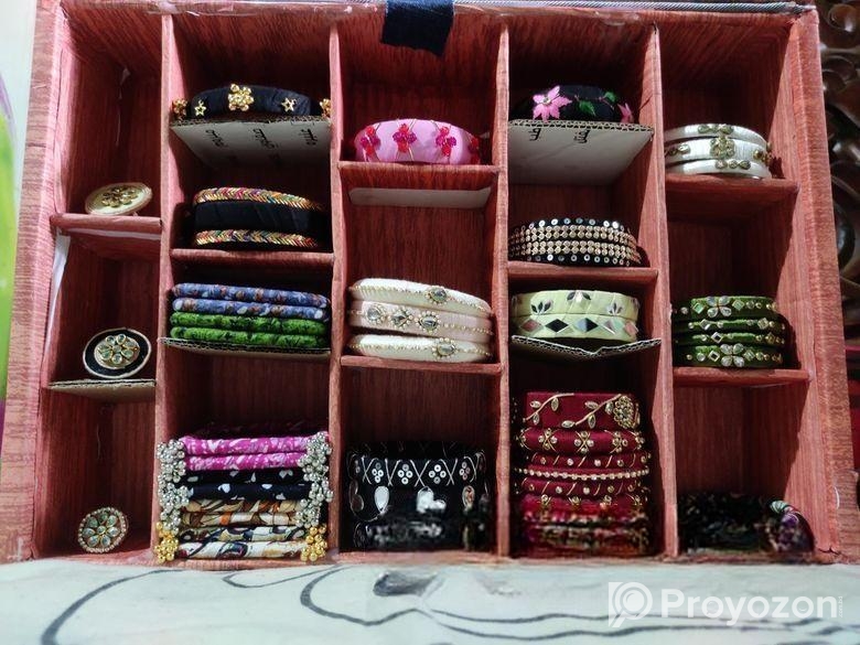 চুড়ি বিক্রয় হবে