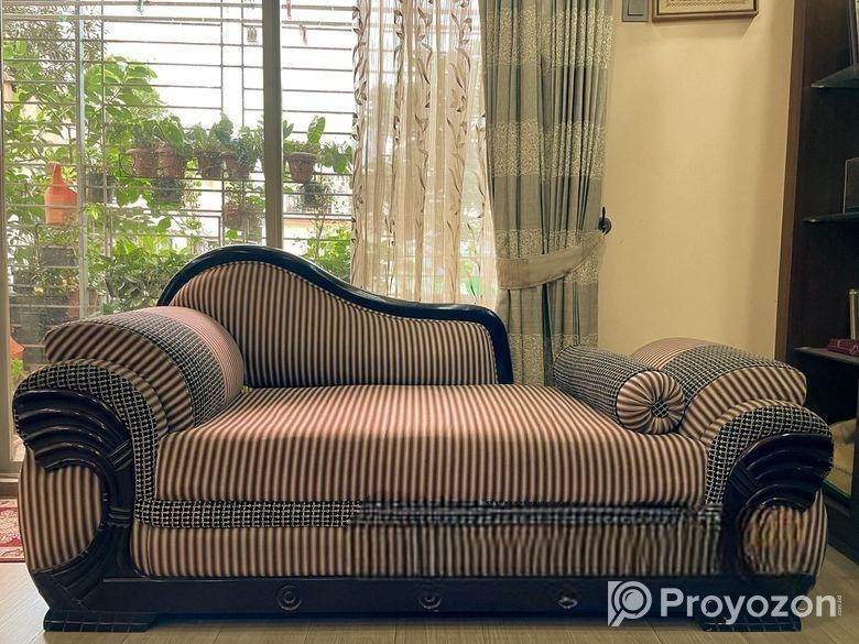 Drawing sofa and divan