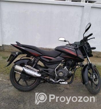Bajaj Pulsar 150 . 2017