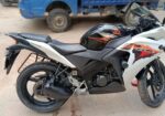 Honda CBR 150R . 2015
