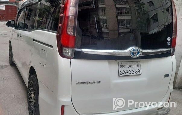 Toyota Noah Hybrid Esquire 2014