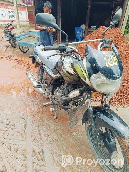 Bajaj Discover 100 . 2022