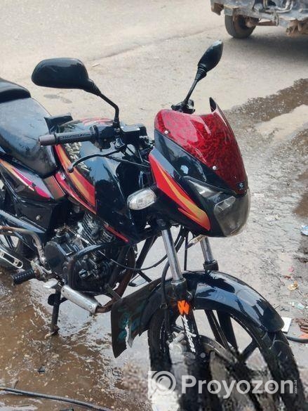 Bajaj Pulsar 150 . 2007