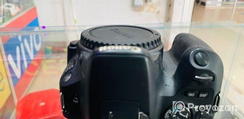 Canon 200d with Kit And Zoom Lense