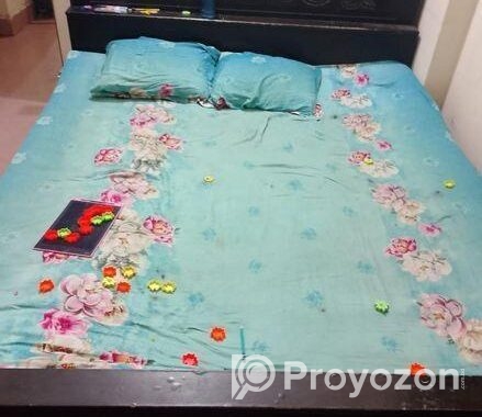 ২ টি খাট ও ১ ওয়ারড্রব