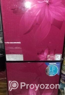 ফ্রিজটি বিক্রি করা হবে।