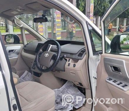 Toyota Noah X Noha japan 2011