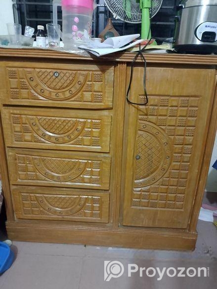 ২ টি খাট ও ১ ওয়ারড্রব